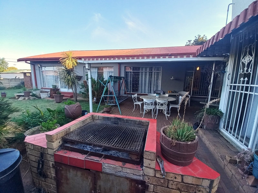 4 Bedroom Property for Sale in Potchefstroom North West